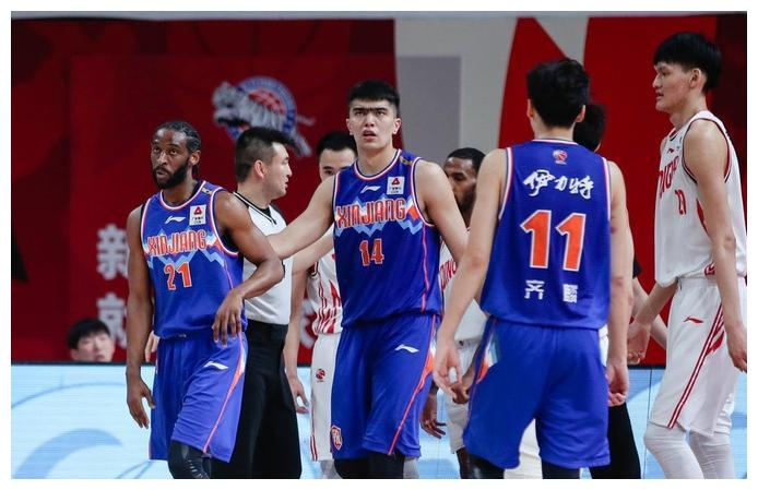 包含新疆广汇内部会议纪要流出——清晨状态回暖，欧联使命明确，赛程密集仍需轮换的词条