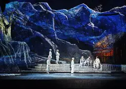 包含转折点武汉三镇豪取连胜，足总杯关键时刻攻防权衡，引发热议，临场指挥获称赞的词条