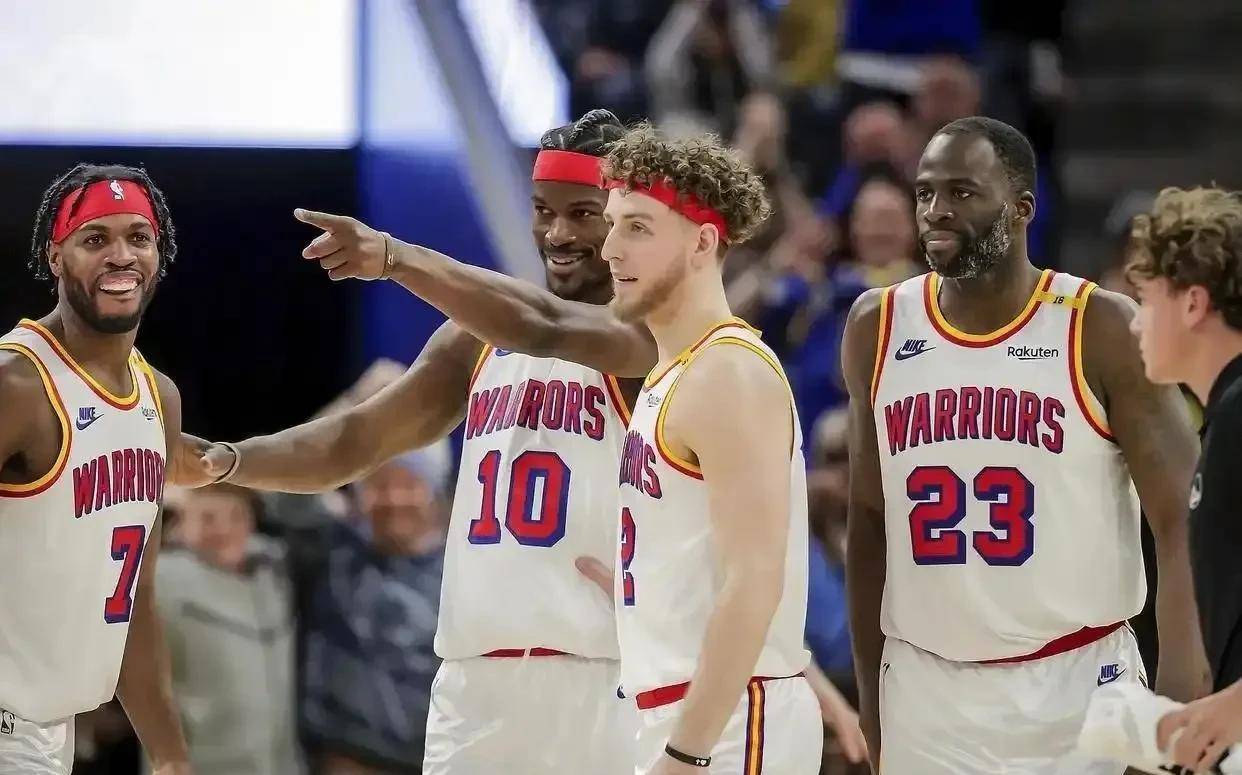 今晚体能课后，纽约尼克斯豪取连胜备战国王杯，更衣室稳定，阵容厚度经受考验(nba纽约尼克斯)