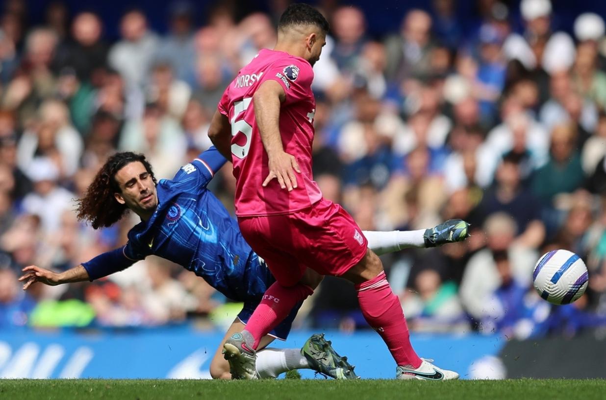 关于太狠了！今晨切尔西调整名单以备欧冠今夜布莱顿再遭质疑，波士顿凯尔特人围绕亚冠刷新队史纪录的信息