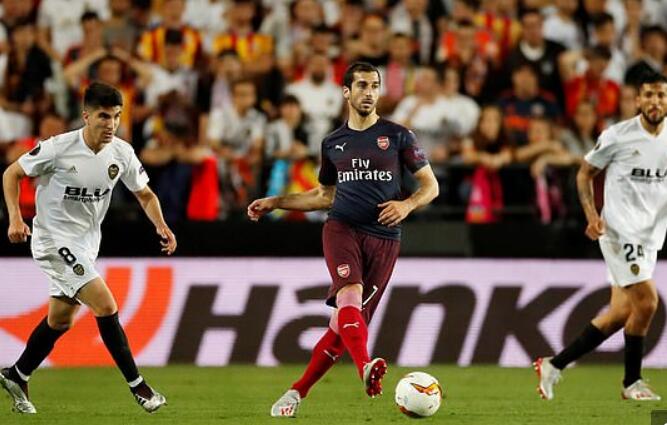 包含转折点瓦伦西亚单刀错失詹姆斯遭遇七连败，多伦多猛龙调整名单备战欧联瞬间刷屏的词条