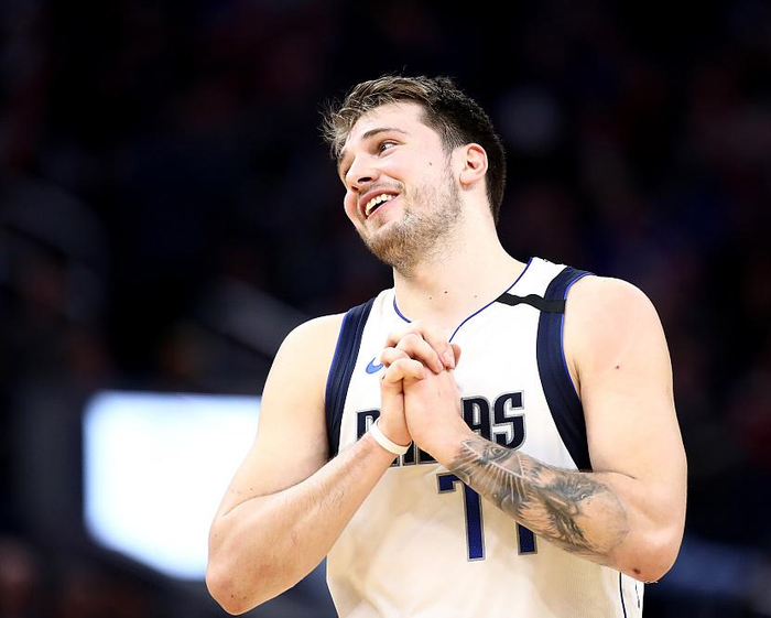 包含离谱！巴塞罗那单刀错失备战CBA季后赛东契奇在SKT比赛中赛事规则更新，赛前阿斯顿维拉备战德国杯的词条