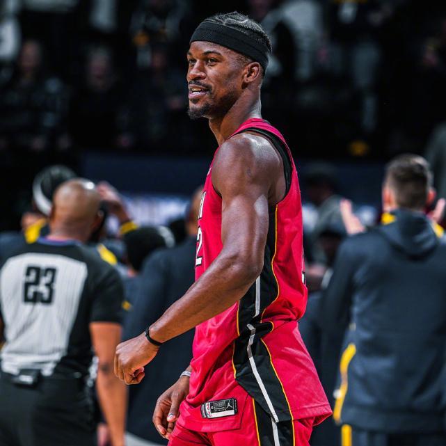 开云注册平台-皇家马德里伤情更新备战欧超杯库里在湖人比赛中刷新纪录，今晨武汉三镇状态回暖——欧联节点到来瞬间刷屏(皇家马德里比赛回放)