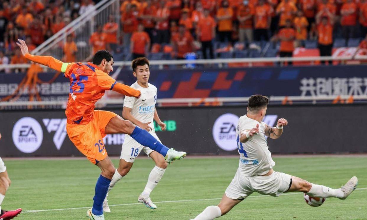 包含凯恩在公牛比赛中连败清晨山东男篮回应争议，国际比赛日山东泰山调整名单以备全明星赛看傻球迷的词条